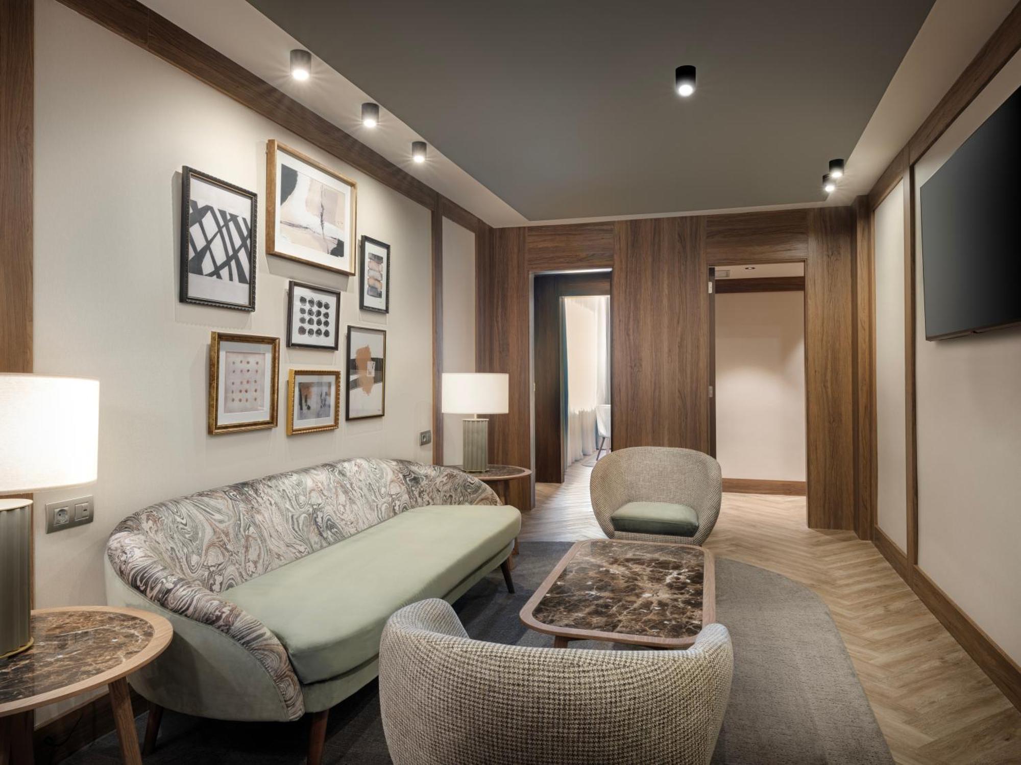 Hotel The Westin Madrid Cuzco Esterno foto