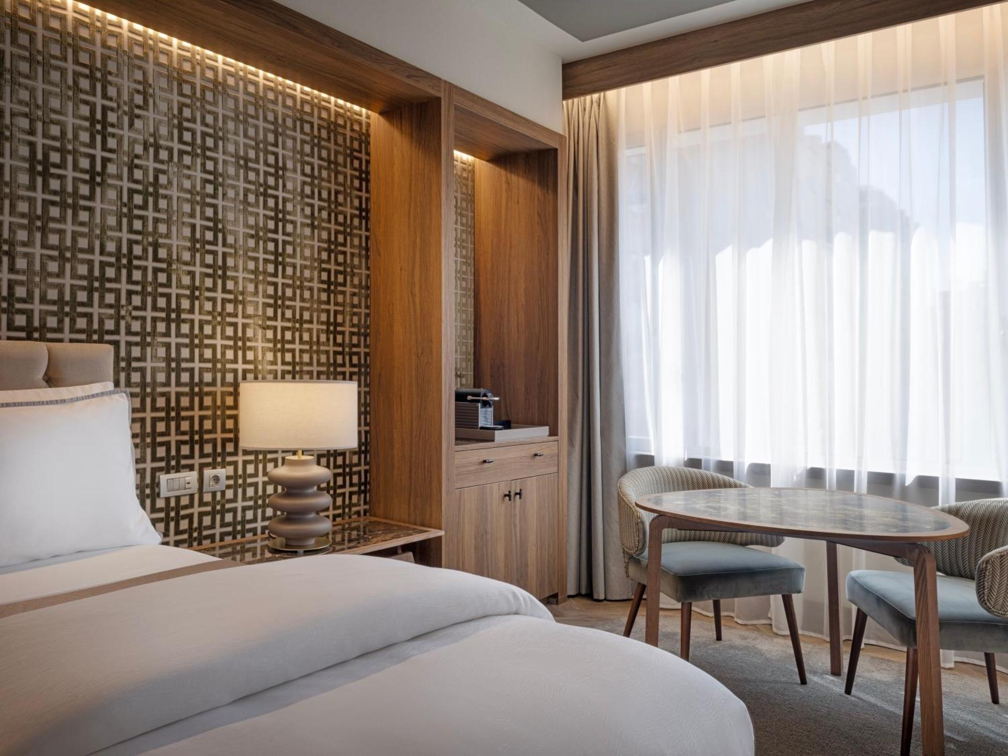 Hotel The Westin Madrid Cuzco Esterno foto