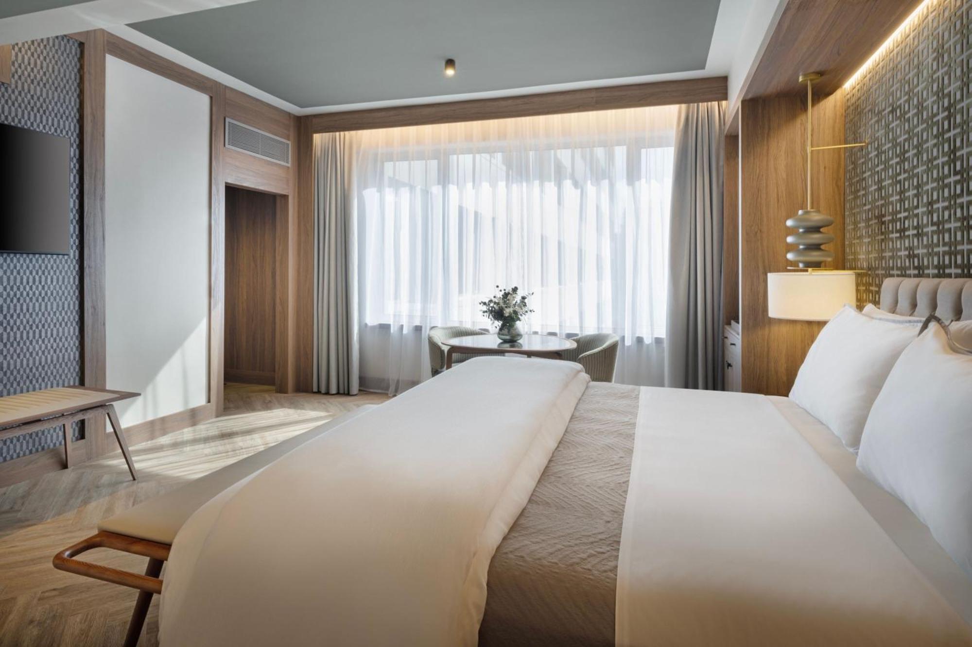 Hotel The Westin Madrid Cuzco Esterno foto