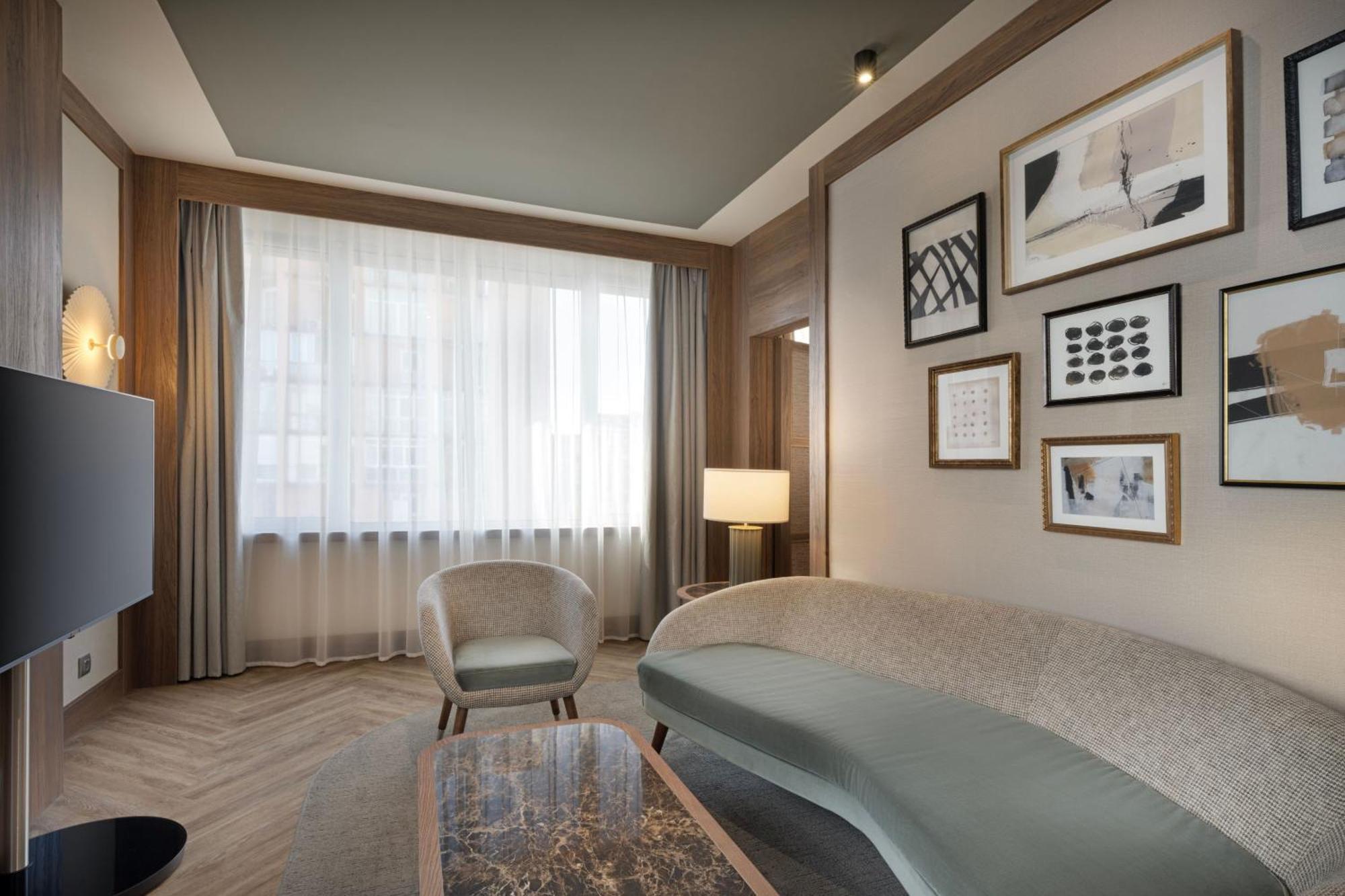 Hotel The Westin Madrid Cuzco Esterno foto