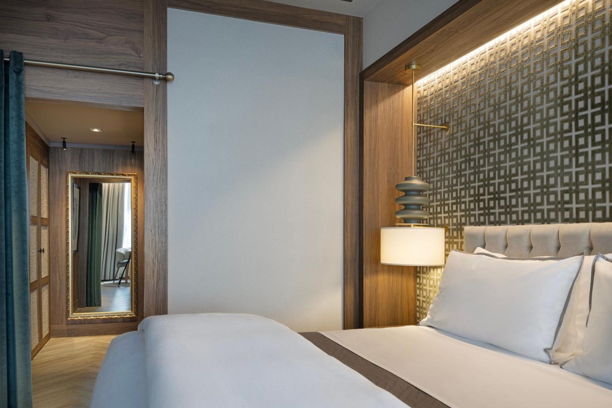 Hotel The Westin Madrid Cuzco Esterno foto