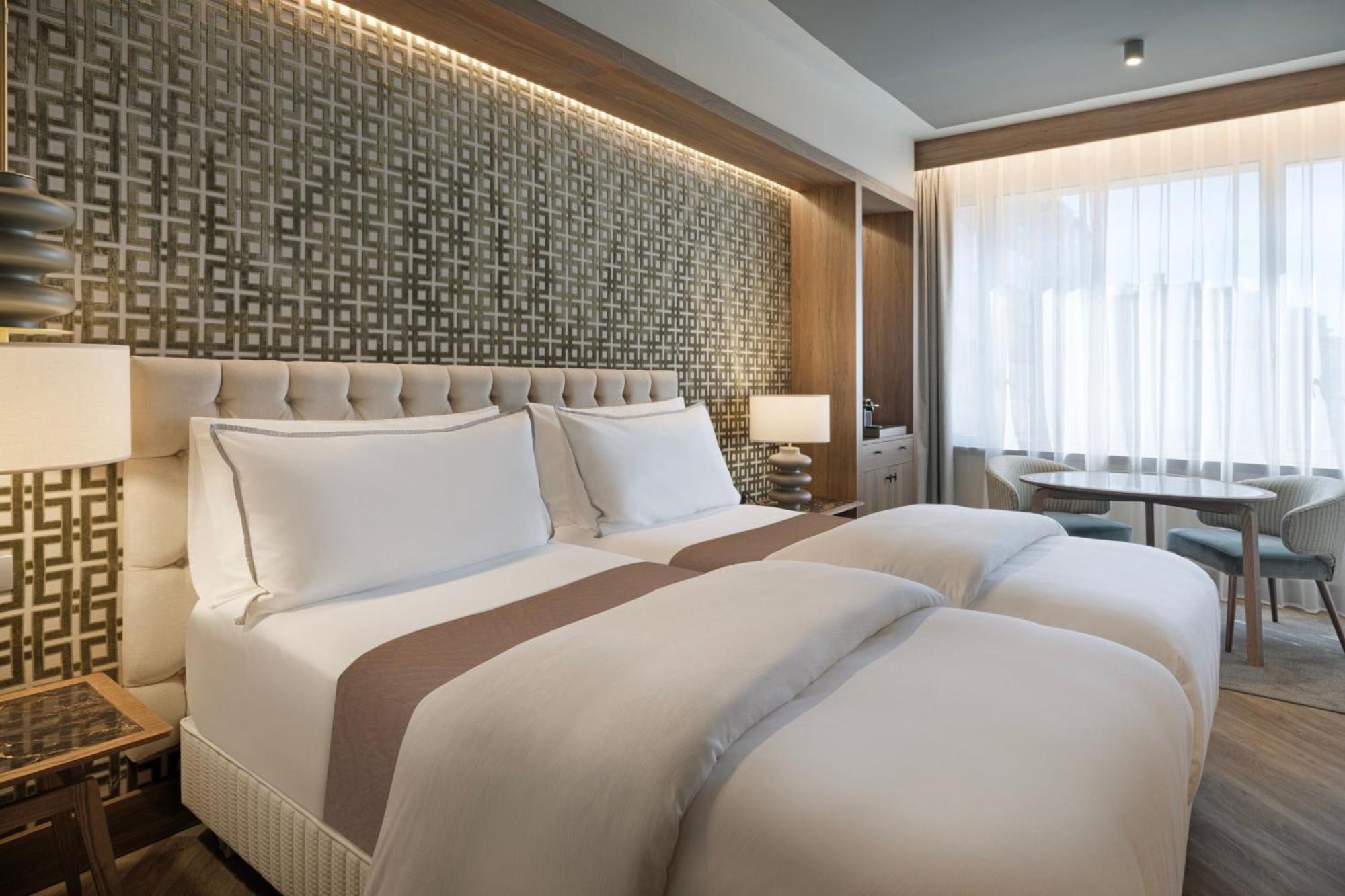 Hotel The Westin Madrid Cuzco Esterno foto