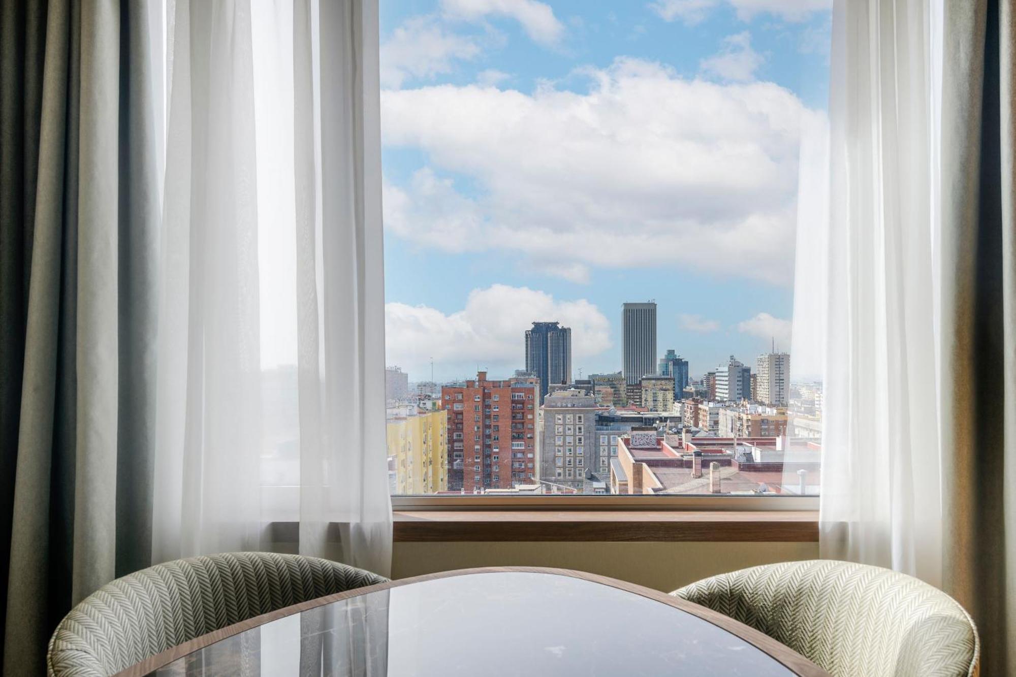 Hotel The Westin Madrid Cuzco Esterno foto