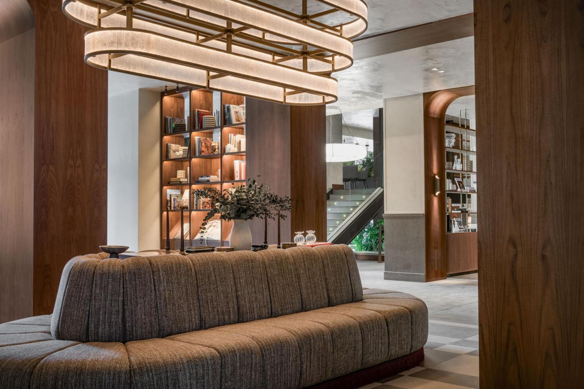 Hotel The Westin Madrid Cuzco Esterno foto