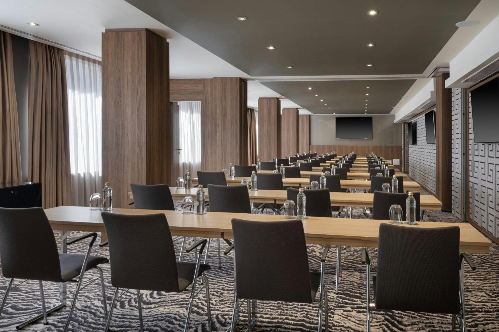 Hotel The Westin Madrid Cuzco Esterno foto
